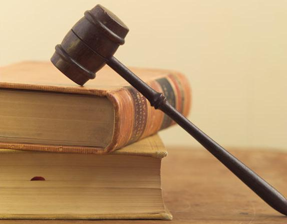 Picture of Gavel on Law Books